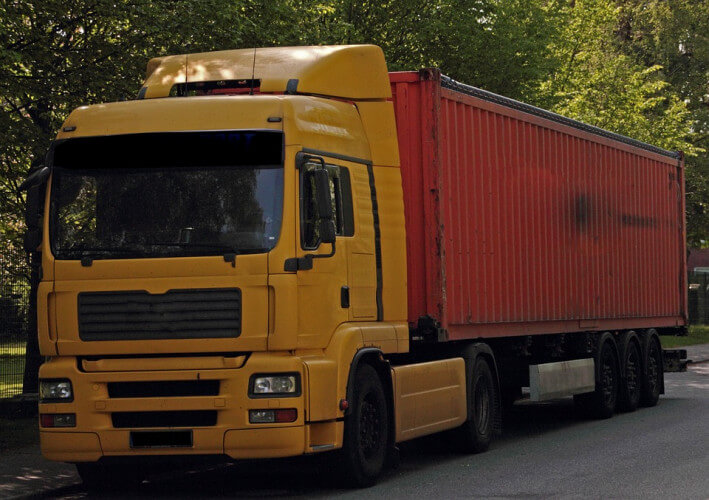 Tips from a Truck Accident Lawyer to Avoid a Truck Accident